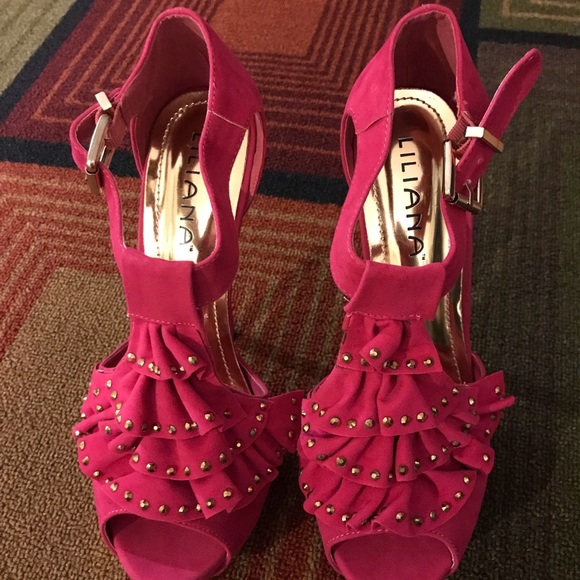 Pink 5 1/2 inch heel with gold stones on ruffles - Picture 1 of 6